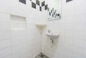 Rotterdam Guest House by OYO