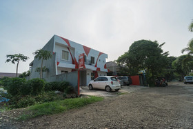 Rotterdam Guest House by OYO