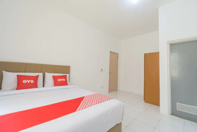 Rotterdam Guest House by OYO