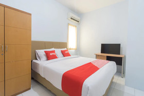 Rotterdam Guest House by OYO