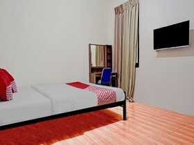 Super Oyo 90689 Lily House