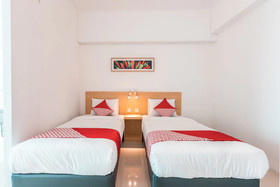 The Habitat by OYO Rooms