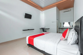 Trans Hotel by OYO Rooms