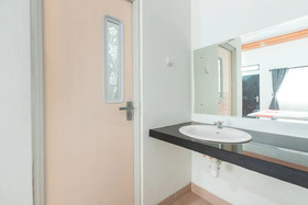 Trans Hotel by OYO Rooms