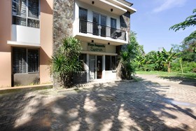 Wisma Bougenville Syariah by OYO Rooms