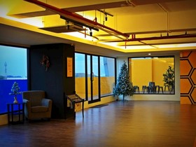 Yellow Bee Hotel – Tangerang