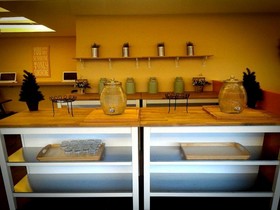 Yellow Bee Hotel – Tangerang