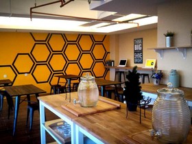 Yellow Bee Hotel – Tangerang