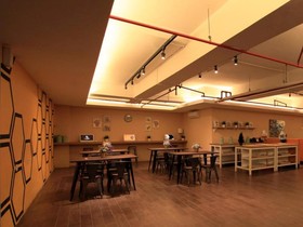 Yellow Bee Hotel – Tangerang