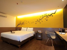 Yellow Bee Hotel – Tangerang