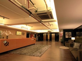 Yellow Bee Hotel – Tangerang