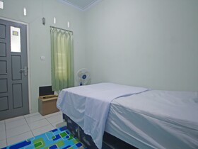 Spot On 92219 Pondok Karisma Syariah