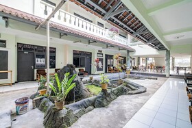 Super OYO Capital O 94108 Hotel Abad