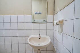 Super OYO Capital O 94108 Hotel Abad