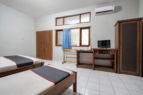 Super OYO Capital O 94108 Hotel Abad