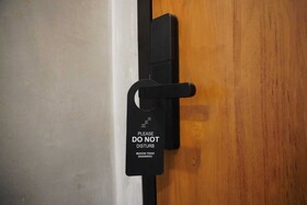 Ketuk Pintu by Turu Kene