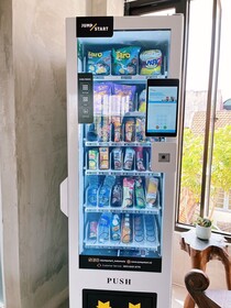 Ketuk Pintu by Turu Kene