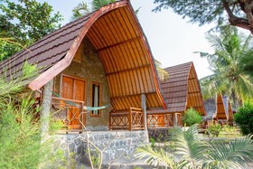 Gusung Indah Bungalow & Restaurant by OYO Rooms