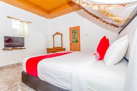 Gusung Indah Bungalow & Restaurant by OYO Rooms