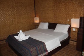Coral Beach Pizza Cottages