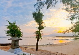 Gili Beachfront Suites