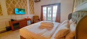 Gili Beachfront Suites
