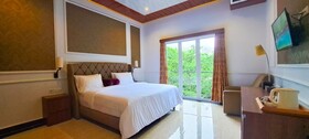 Gili Beachfront Suites