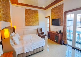 Gili Beachfront Suites