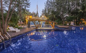Jambuluwuk Oceano Resort Gili Trawangan