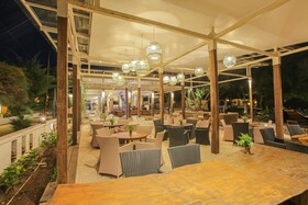 Jambuluwuk Oceano Resort Gili Trawangan
