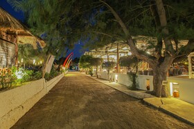 Jambuluwuk Oceano Resort Gili Trawangan
