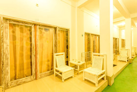 White House by OYO Rooms