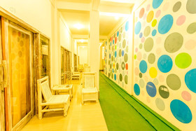 White House by OYO Rooms