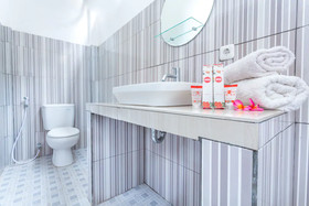 White House by OYO Rooms