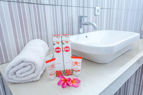 White House by OYO Rooms