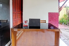 Losmen Tjabe Merah by OYO