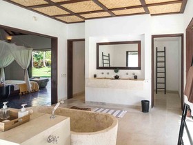 Sira Beach House