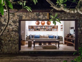 Sira Beach House