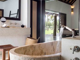 Sira Beach House
