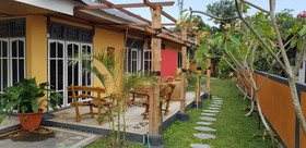 Dewi Sri Guesthouse-Hostel