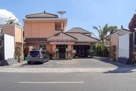 Hotel Ganisfa by OYO Rooms