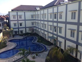Hotel Puri Indah & Convention