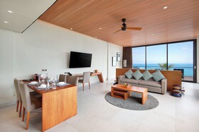 Katamaran Hotel & Resort