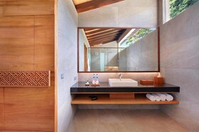 Katamaran Hotel & Resort
