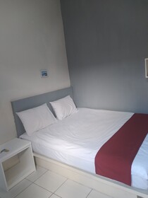 Poppies Senggigi Hostel