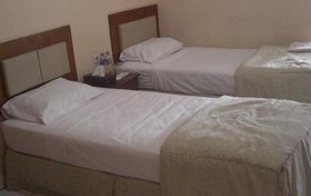 Hotel New Season and Cafe