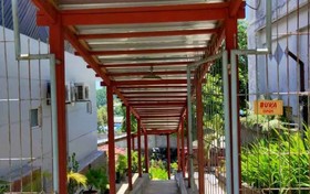 Hotel New Season and Cafe
