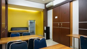 Viona Hotel by RedDoorz