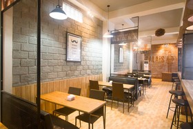 The Alexander Hotel by RedDoorz