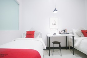 The Alexander Hotel by RedDoorz